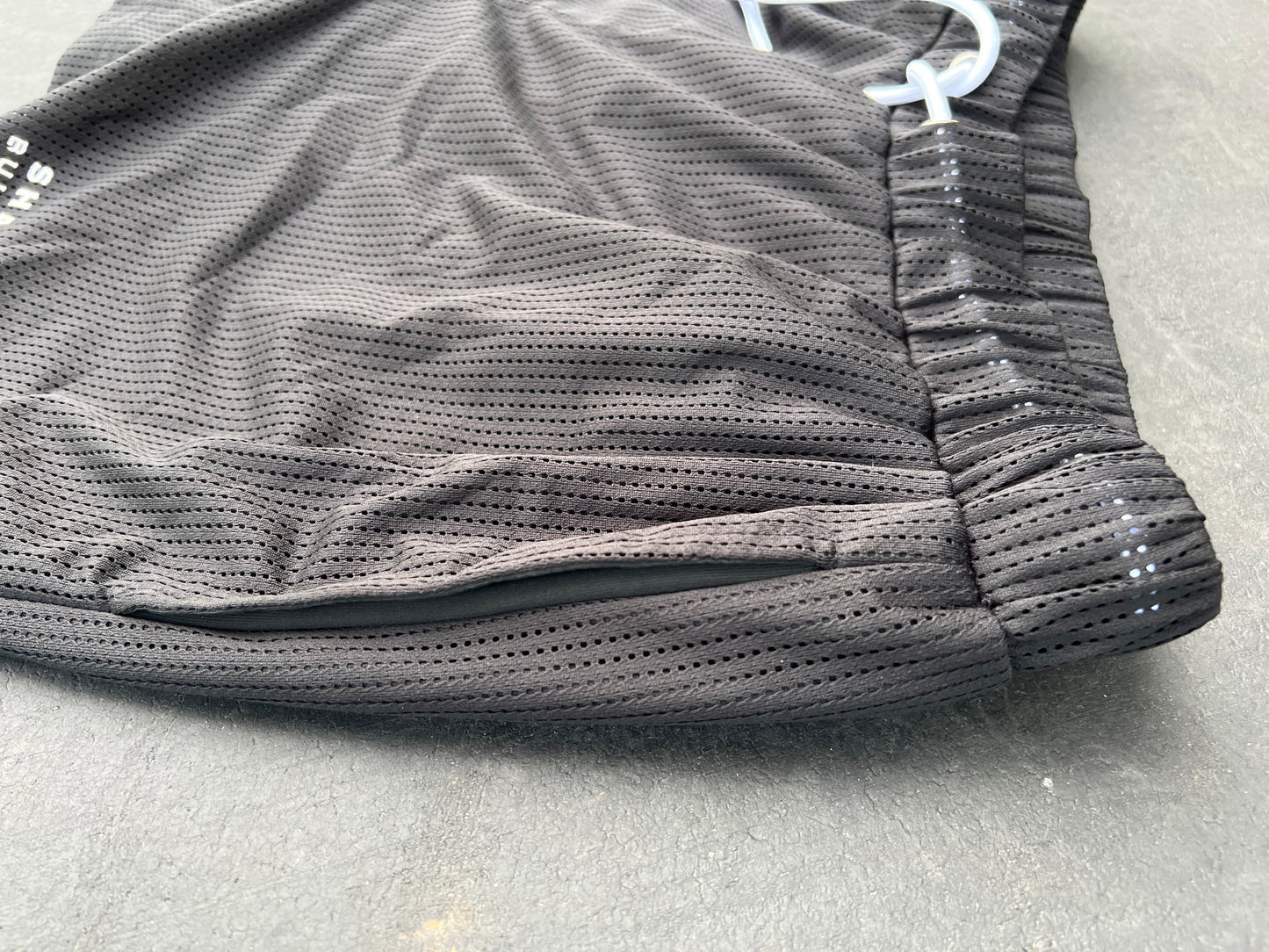 Black Mesh Lifting Shorts (MID THIGH CUT)